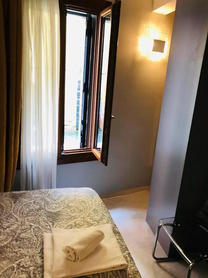 Suite Dream On The River Venice Italy